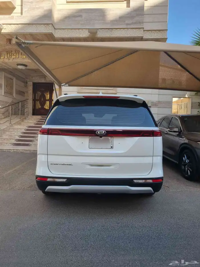 كيا كارنيفال ديزل 11 مقعد 5