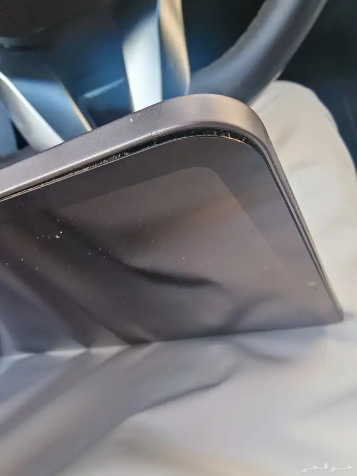 Ipad pro 11 2018 نظيف مع عيب في الشاشة 2