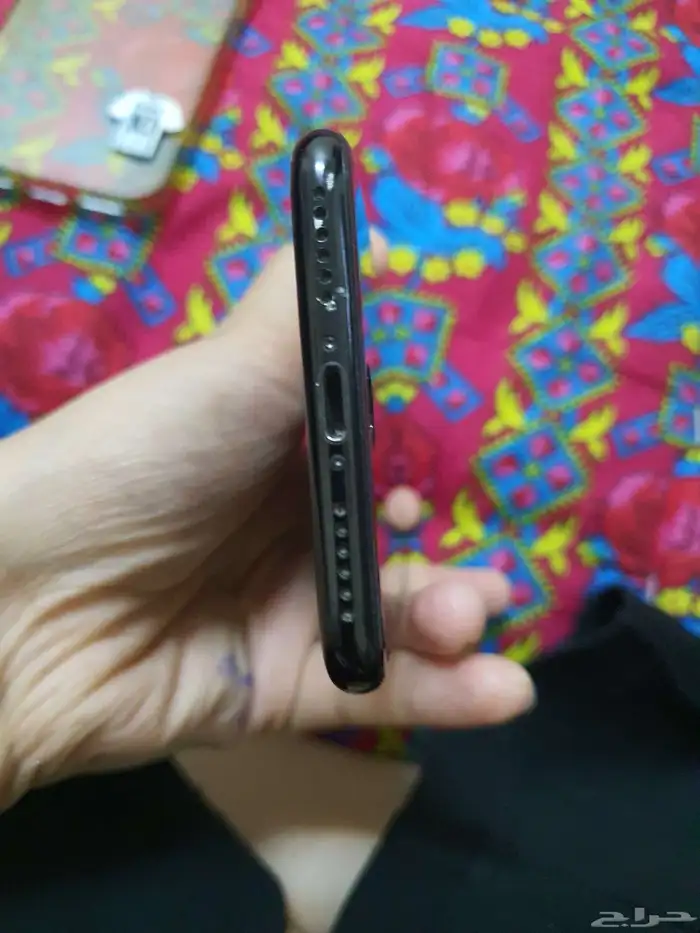 سلام عليكم عندي ايفون 7 جديد بس الشاشه مكسوره شفتها اللي يذو 7