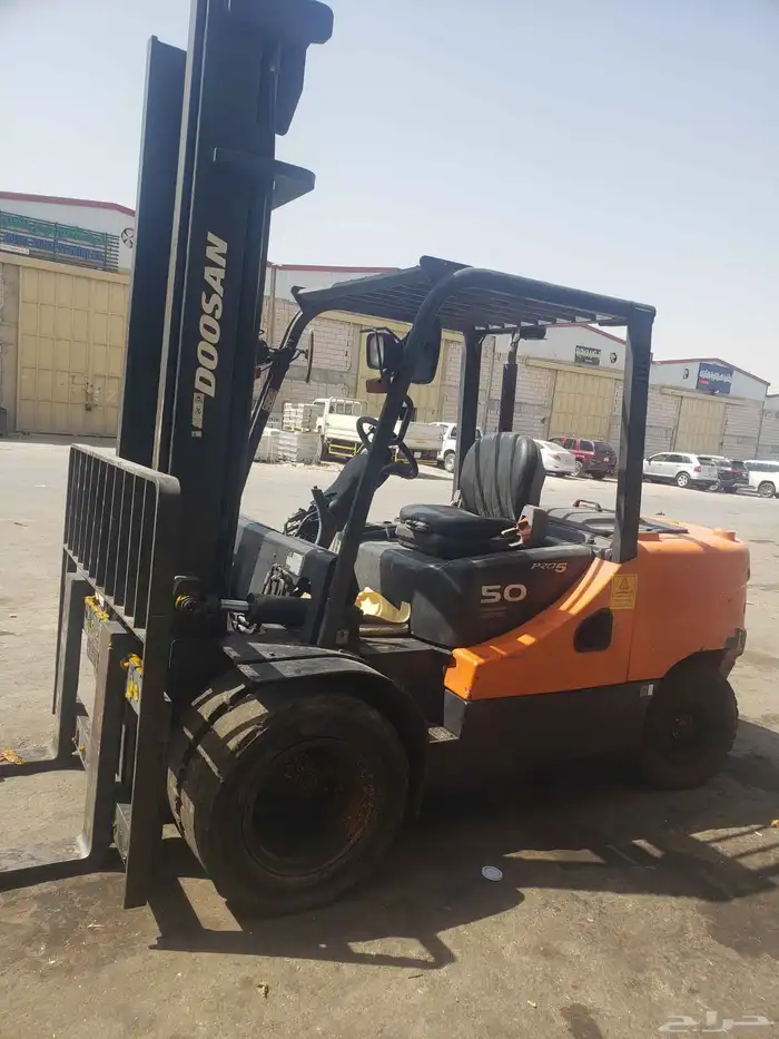 فوركلف رافعه شوكيه 5 طن للإيجار في الرياض وخارج الرياض 1