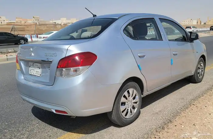 ميتسوبيشي اتراج 2019 قير مكينه بحاله ممتازه مكيف بارد 107km 3