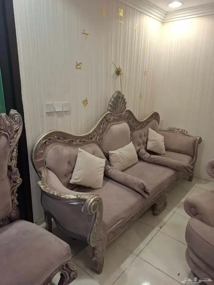 كنب اللبيع 8 أشخاص نظيف جدا لك حق الفحص 1