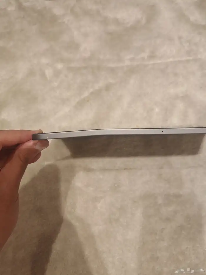 Ipad pro 11 2018 نظيف مع عيب في الشاشة 4