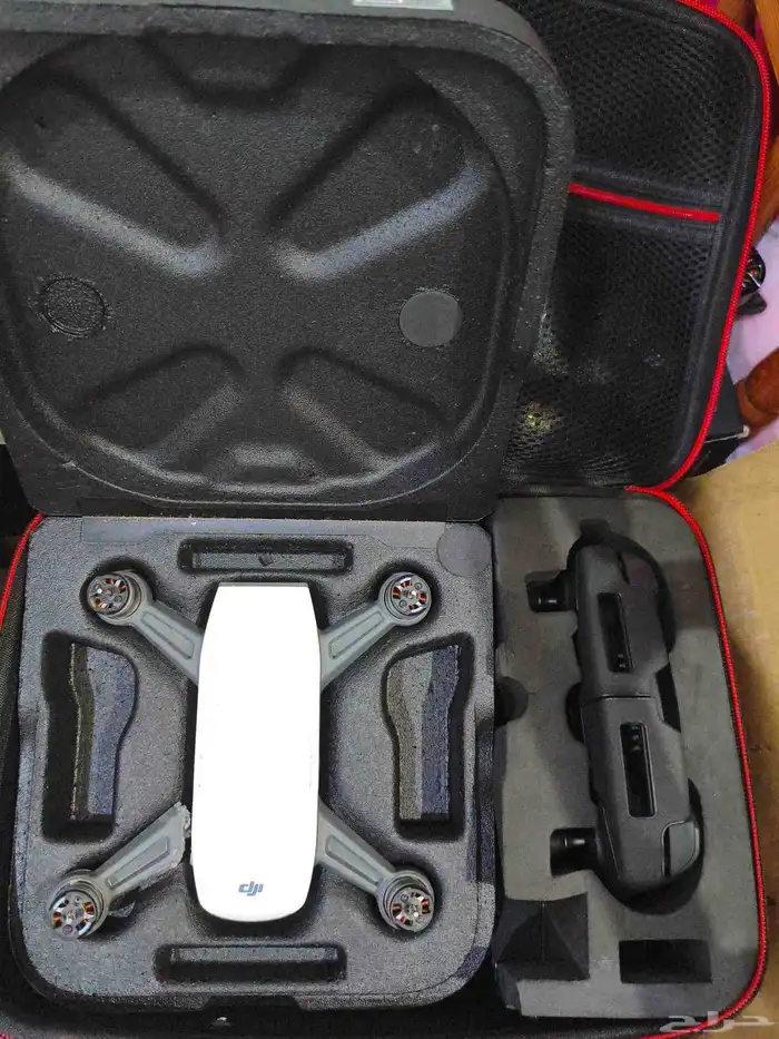 Dji spark broken with 2 batteries and charger remote 1