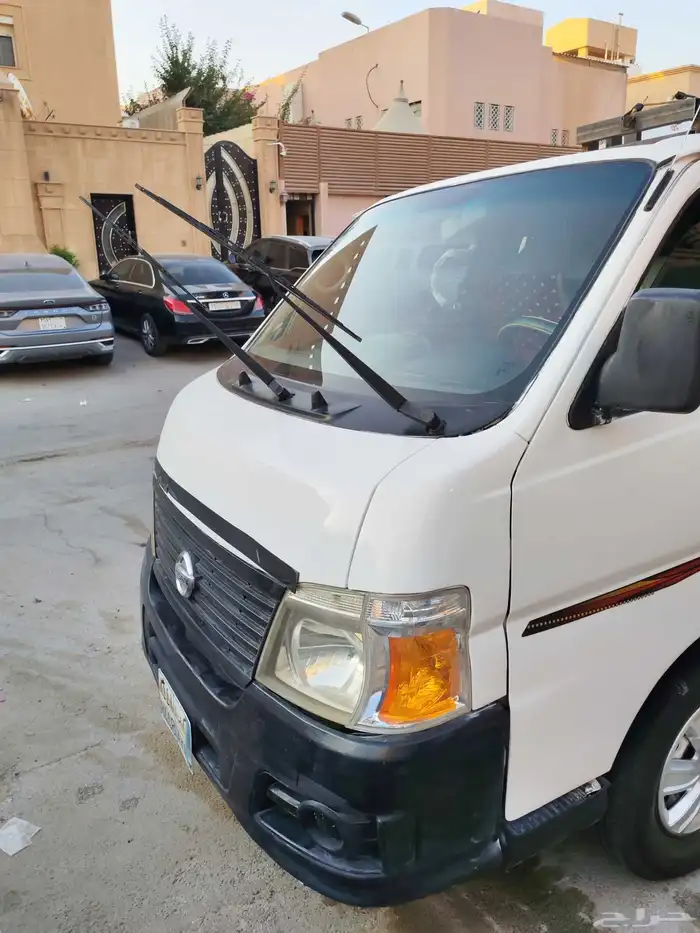 باص نيسان 0