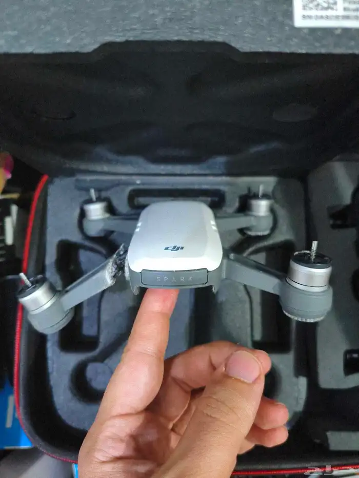 Dji spark broken with 2 batteries and charger remote 2
