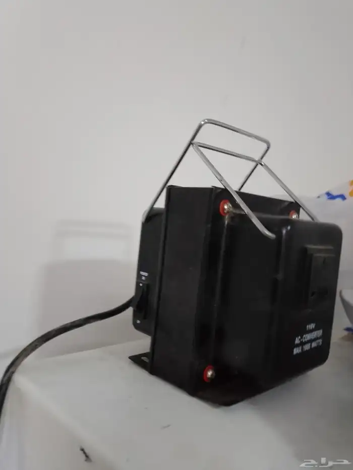 ثلاجة وسراير حديد ومحول كهرباء 0