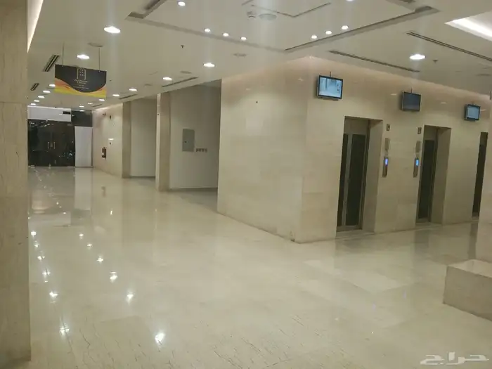 مكاتب فاخرة وجديدة 1