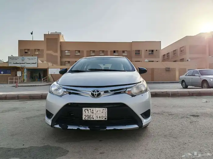 تويوتا يارس 2017 E 1