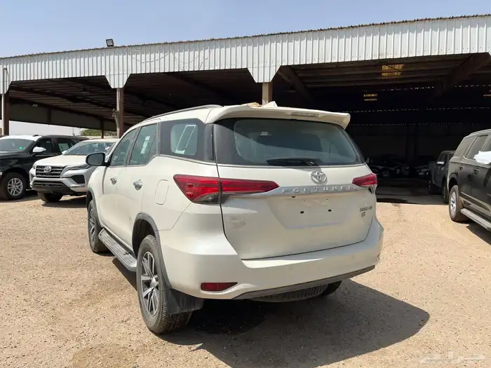 تويوتا فورتشنر Vx3 موديل 2017 جديد اصفار 3