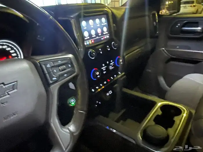 للبيع سلفرادو 2021 10