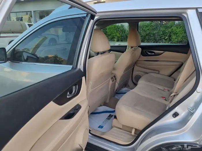 للبيع  نيسان إكس-تريل 2015 - دفع رباعي (4x4) 4