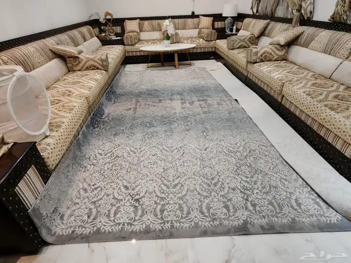 فرشة نظيفة بيع مستعجل أربعة متر في مترين و خمسة و ثمانين 1