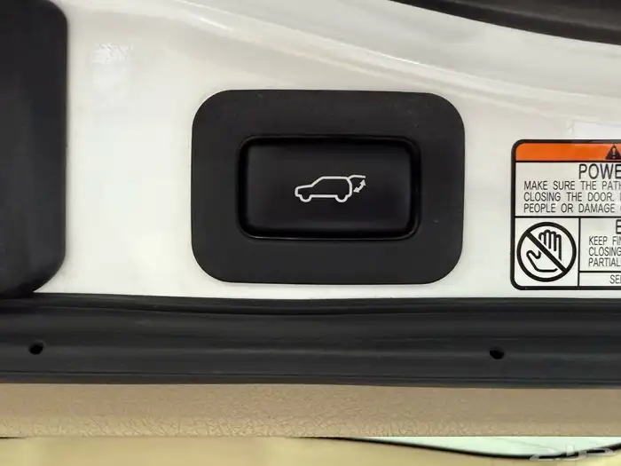 لكزس - LX570 - 2021 - مالك اول - سعودي فل ( بحالة الوكالة ) 26