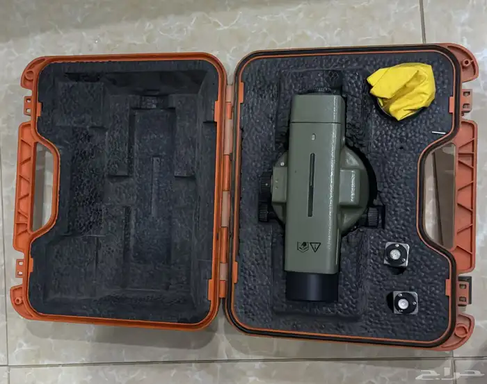ميزان مساحه Leica NAK2 بحاله ممتازه 0