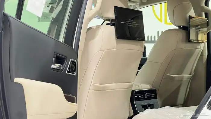 تويوتا لاندكروزر GX.R2025 L5 بنزين خليجي فل كامل 12