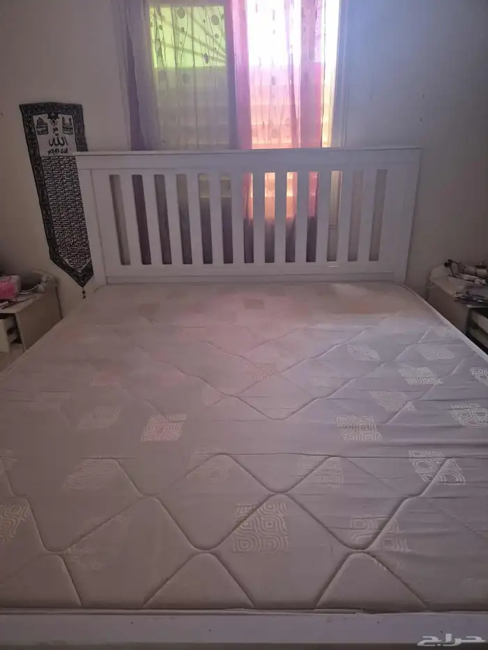 سرير مع مرتبة معقمة مع خزانة ملابس و 2 طاولة نوم على السوم 5