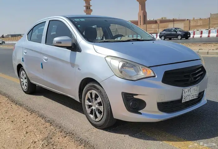 ميتسوبيشي اتراج 2019 قير مكينه بحاله ممتازه مكيف بارد 107km 0