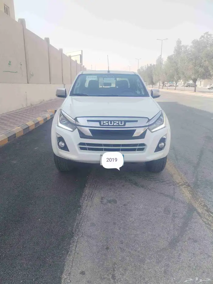 للبيع يسوزو موديل 2019 دبل 6