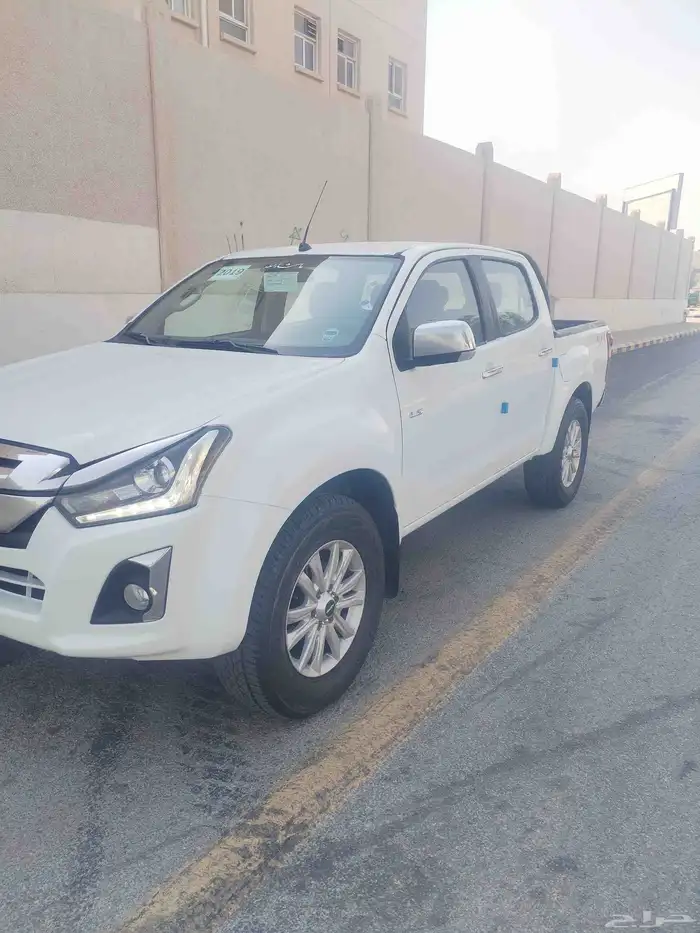 للبيع يسوزو موديل 2019 دبل 7