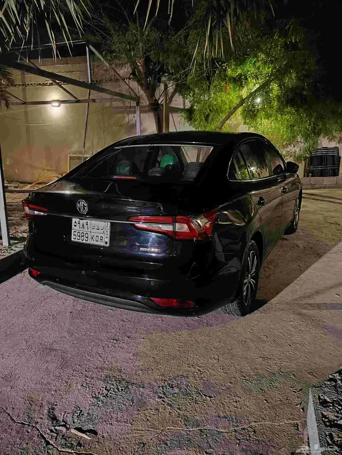 ام جي 5 موديل 22 فل كامل اللون اسود 3