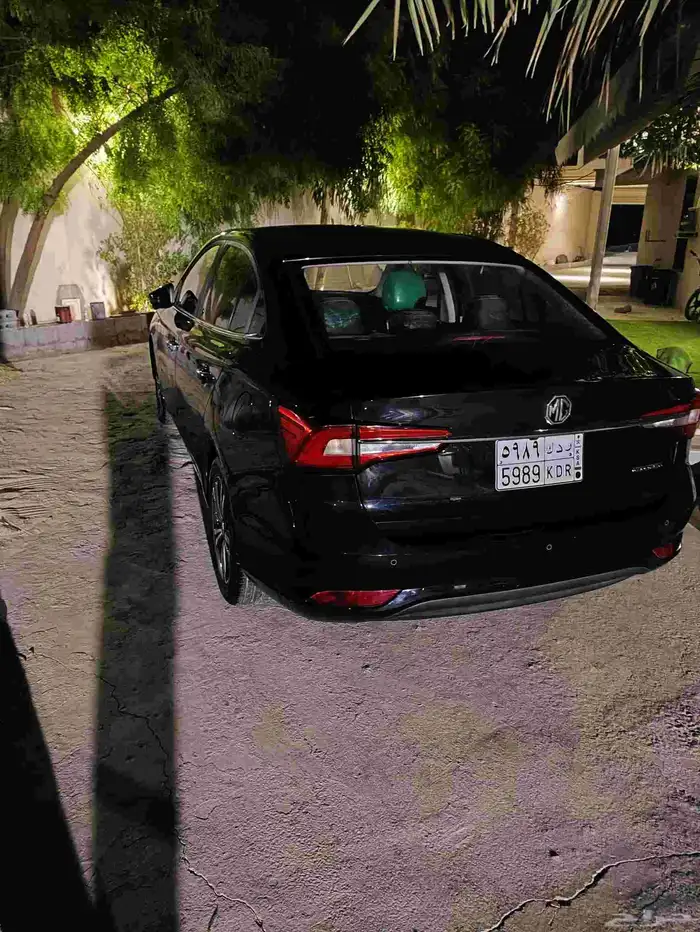 ام جي 5 موديل 22 فل كامل اللون اسود 2