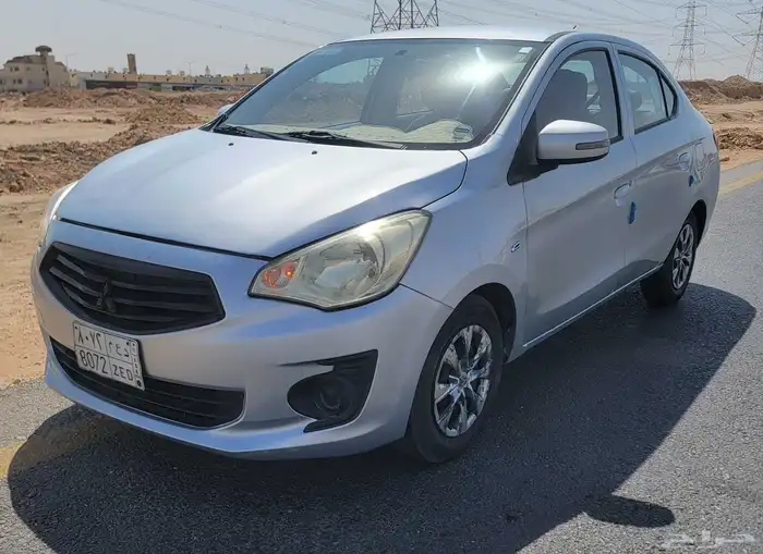 ميتسوبيشي اتراج 2019 قير مكينه بحاله ممتازه مكيف بارد 107km 1