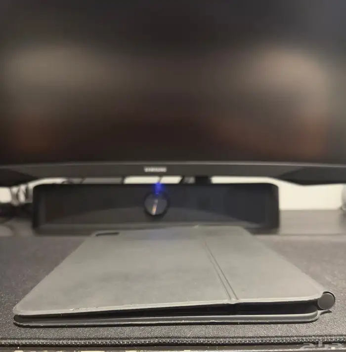 للبيع ايباد برو M1 Ipad pro و Magic keyboard ماجك كيبورد 10