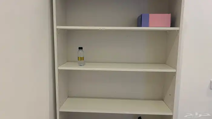 رفوف مكتبيه بيضاء من هوم سنتر بدون اي خربات 5