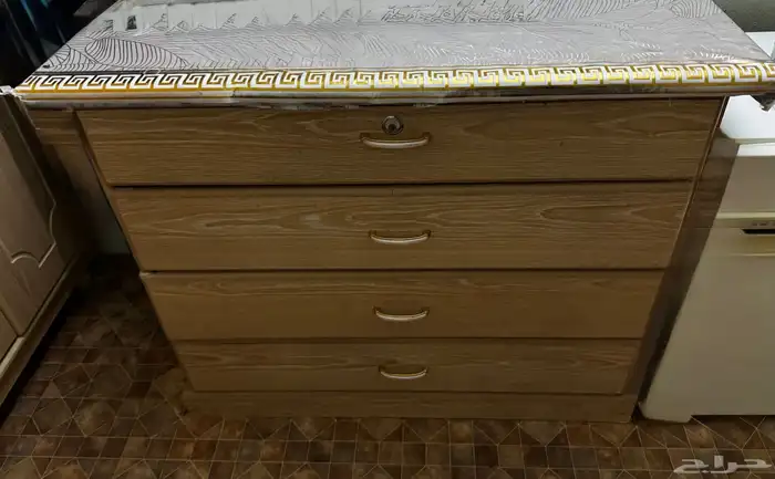 دواليب ملابس وتسريحة ومراية 50 ريال 2