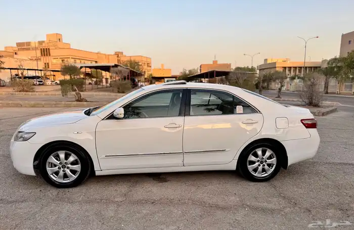 للبيع تويوتا كامري 2007 ((فل كامل))((نظيفة)) 13