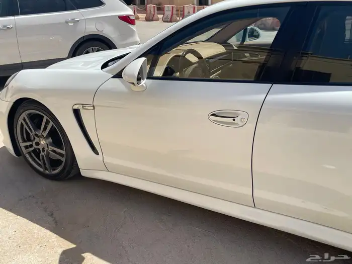 بورش بناميرا V6 نظيف جدا 7