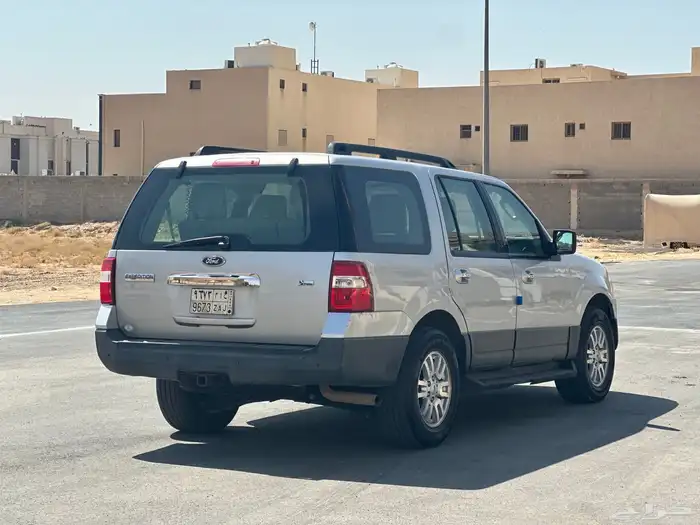 للبيع فورد اكسبيدشن 2013 نظيف 2