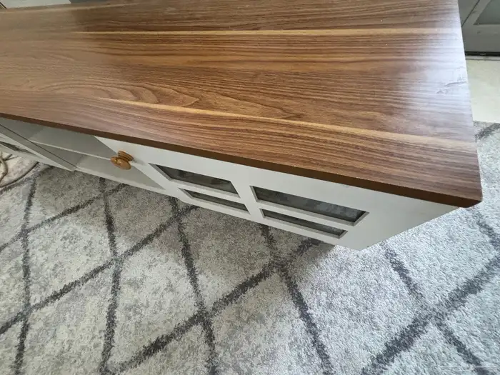 طاولة تلفزيون 1