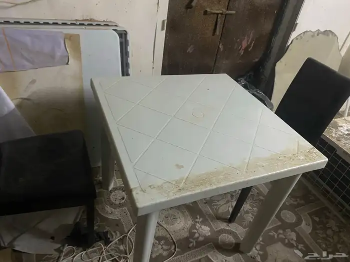 أدوات بوفيه ورفوف محل 14
