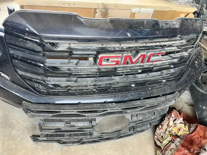 يوجد لدينا جميع قطع غيار السيارات المستعمله 7