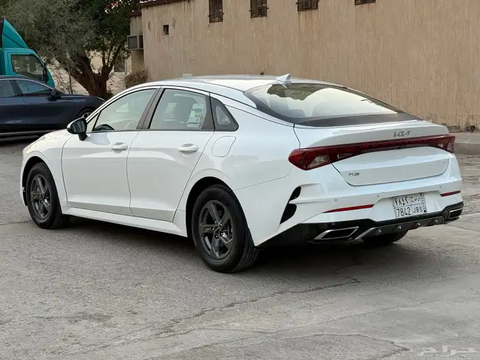 كيا K5 2022 إستاندر 2.0 4