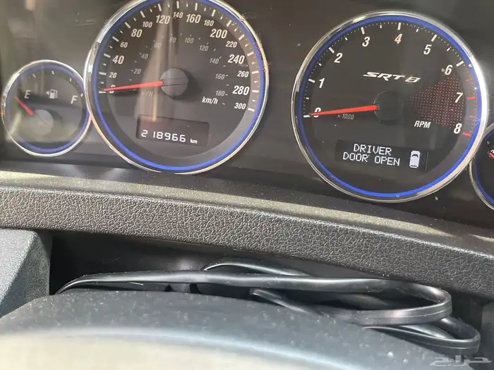 للبيع قراند شروكي srt 2008 3