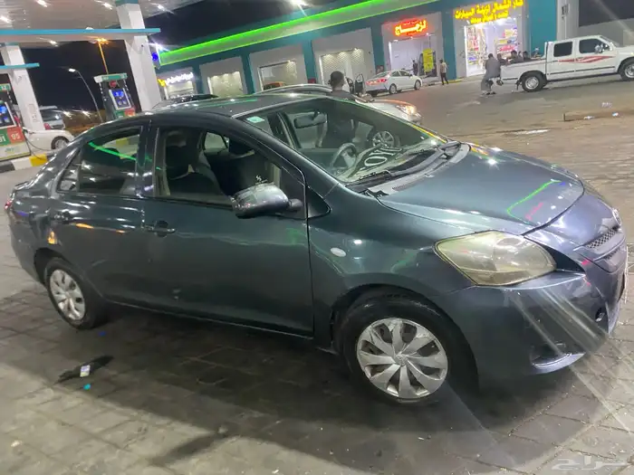 تويوتا. يارس 2011 مكينه. جاربكس حالة جيدة. السعر. 14.000 1