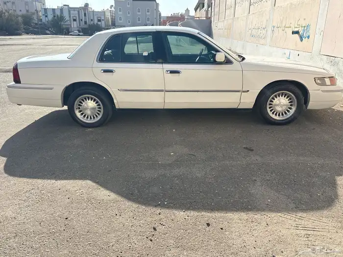 فورد جراندمار كيز 0