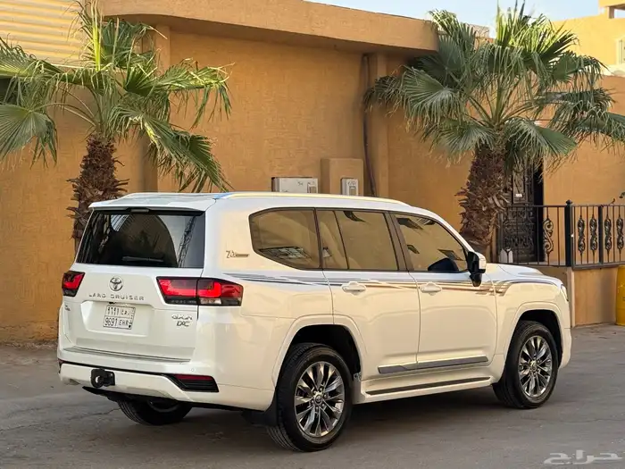 لاندكروزر L3 2022 بحالة الوكالة 8