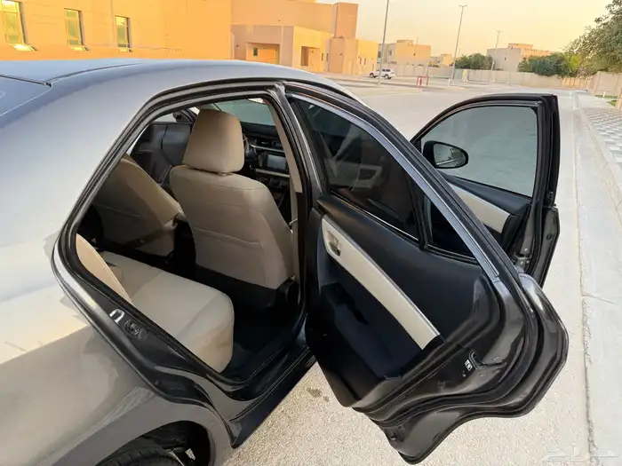 للبيع كورولا نص فل 2014 GL-I 10
