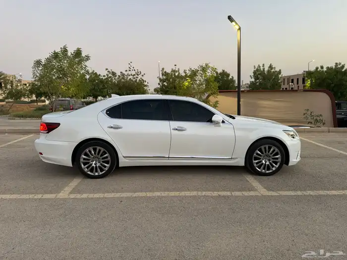 للبيع  لكزس LS 460 L لونق موديل 2015 2