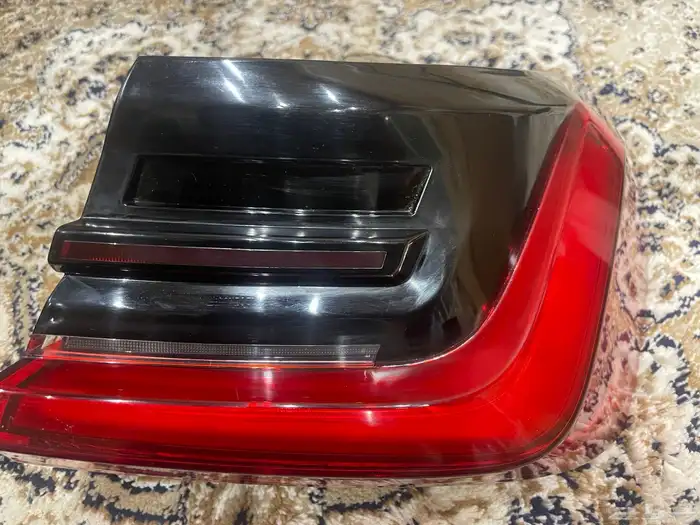 صطب خلفي يمين للفئه السابعه 2020 BMW 0