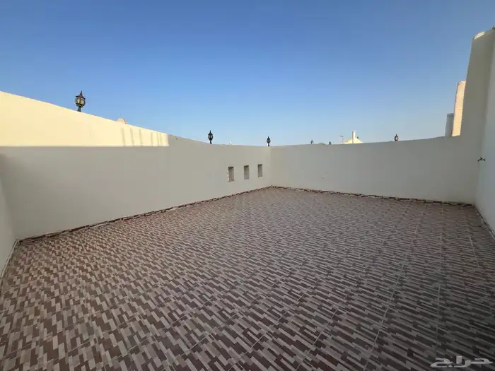 فيلا 300 م دورين وملحق للبيع بحي الأصالة بجدة 5