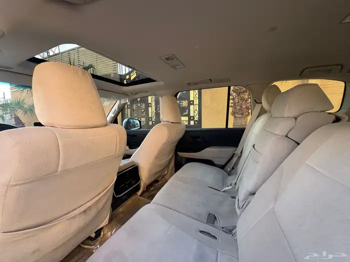 لاندكروزر L3 2022 بحالة الوكالة 12