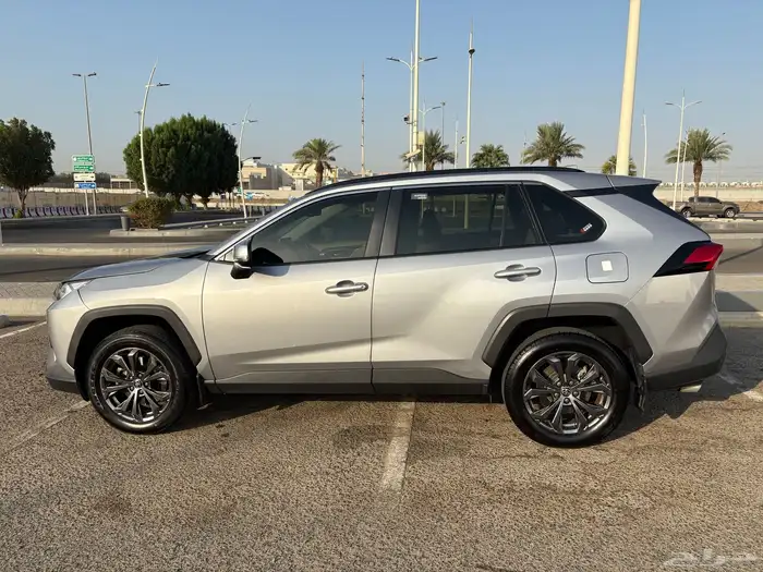 راف فور 2023 نص فل ممشى ( 113269km ) 5