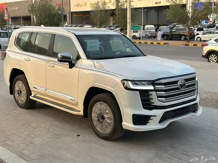 تويوتا لاندكروزرVX.S الموديل2025 فل كامل وارد الكويت 2