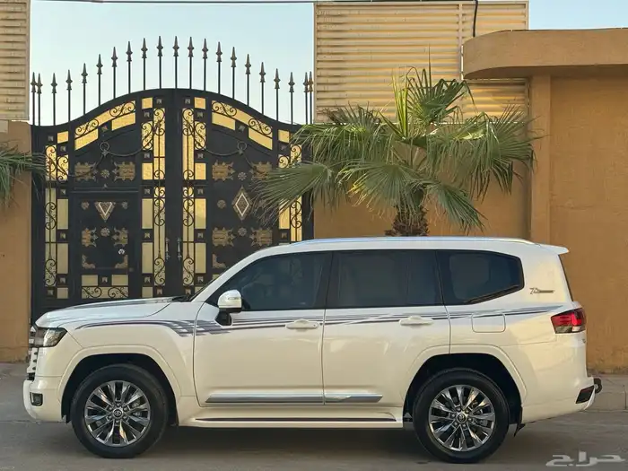 لاندكروزر L3 2022 بحالة الوكالة 3