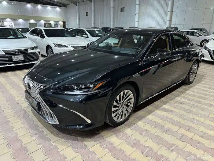 لكزس ES 350 موديل 2023 فل كامل DD نظيفة جدا 3